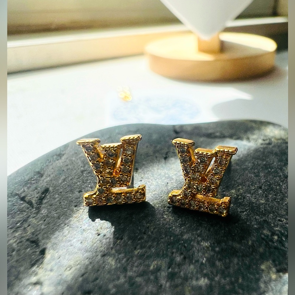 Aretes inspiración en Oro Laminado 14k.